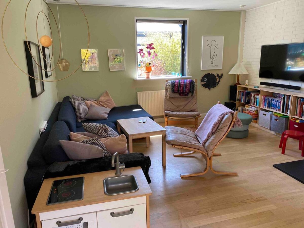 Family House With 3 Bedrooms, Garden & Free Parking * Copenhaga